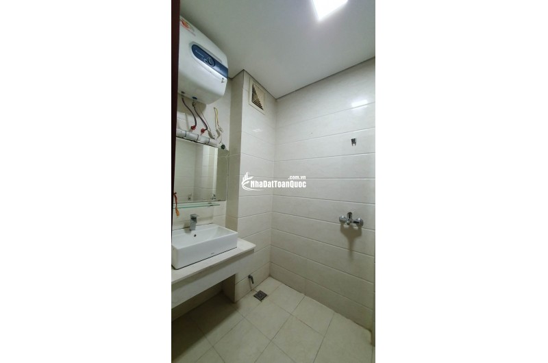 Cho thuê nhà căn góc, mới, Mai Hắc Đế, thang máy; vỉa hè 111m2* 5T- 44 Tr